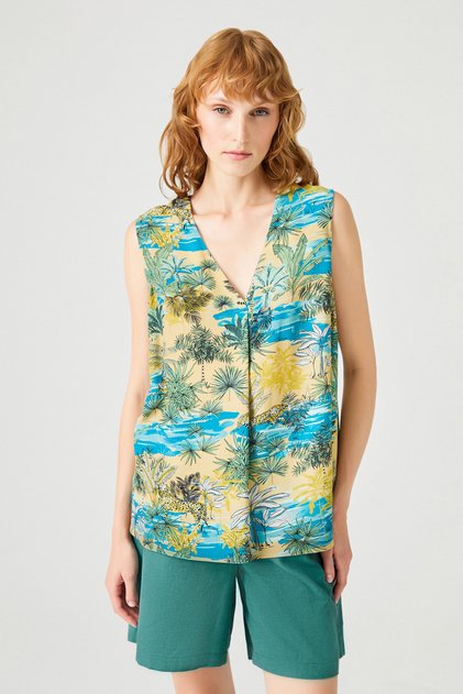 Pleat Detailed Sleeveless Blouse
