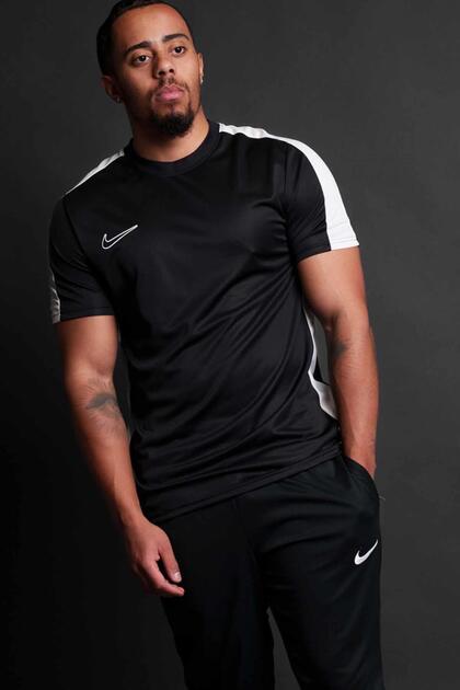 Nike Erkek Tişört Dri Fit Teknoloji Erkek Tişört DR1336-010-Siyah