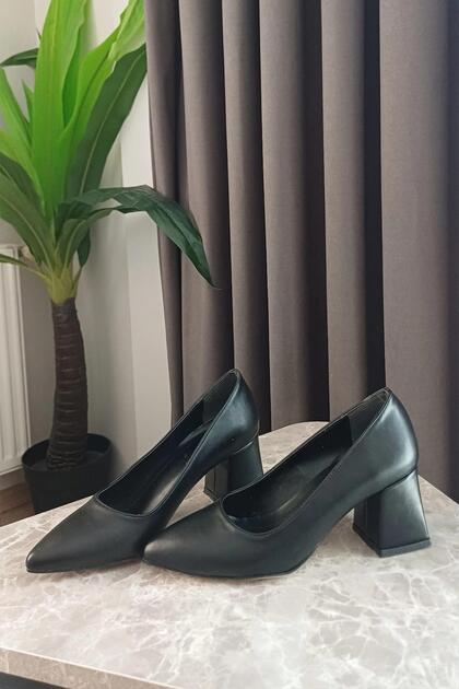 Women's Nova Black Skin 6.5 cm Thick Heeled Stiletto