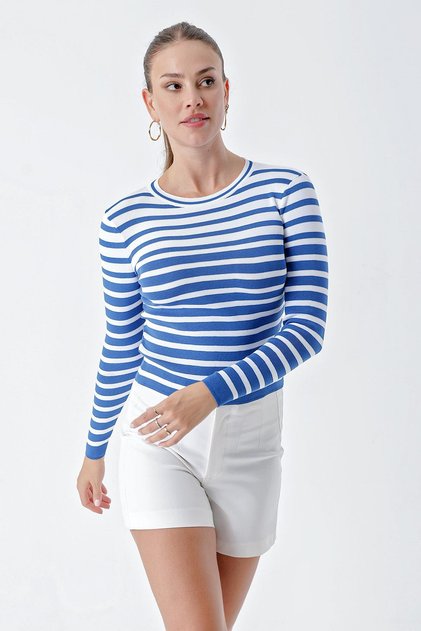 Women's Crew Neck Contrast Line Detail Regular Fit Knitwear Sweater Blue-White 24W106