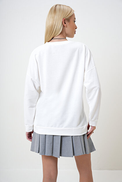 VAGGON Kadın Beyaz Bisiklet Yaka Oversize Basic Sweatshirt Prm1096