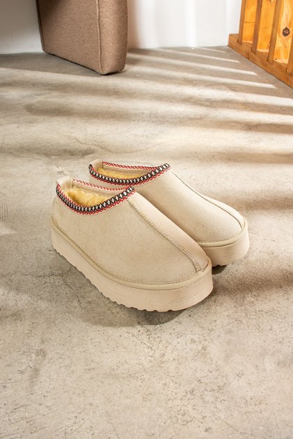 New Season Very Comfortable Very Light Women's Daily Slippers Thick Flat Sole Suede Cinnamon