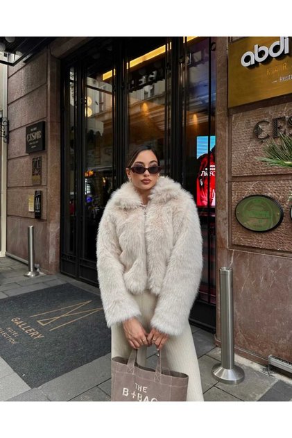 Zippered Faux Fur Premium Jacket