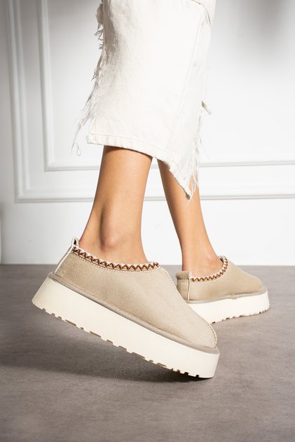 Beige Women's Thick Soled Short Boots with Fur Inside Ug05