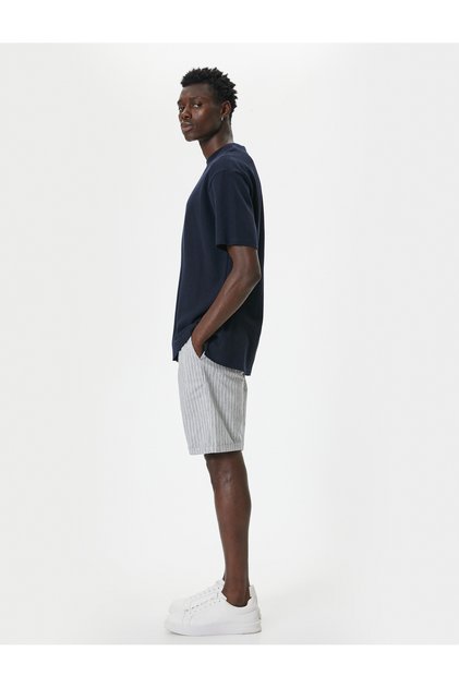 Bermuda Shorts with Pockets and Detailed Legs in Linen Blend