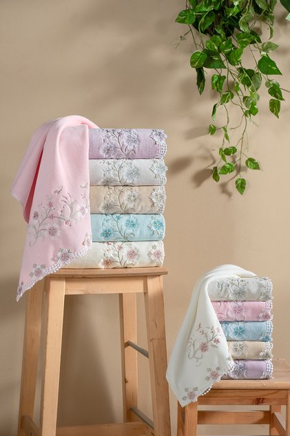 SAKURA KADIFE NAKISLI ÇEYIZ HAVLUSU KREM 50X85