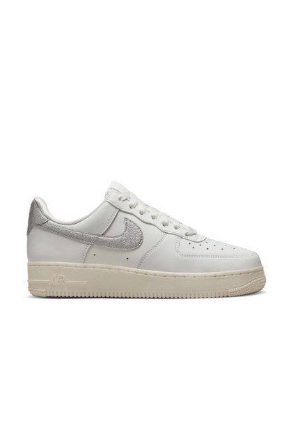 Air Force 1 '07 Kadın Beyaz Renk Sneaker Ayakkabı (Dar Kalıp 1 Beden Büyük Alınız
