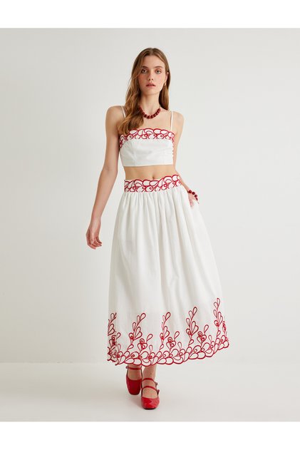 X Tuba Unusal - Long Scalloped Flared Skirt Lined Floral Embroidery Detail