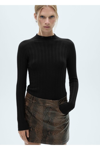 Snakeskin look mini skirt
