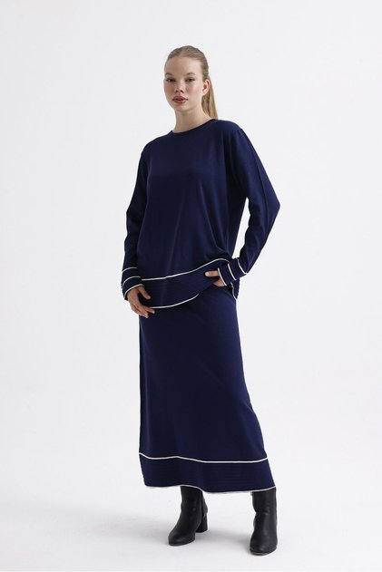 Knitwear Skirt Suit. Mercerized Cold Thread.