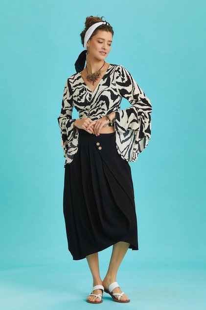 Relaxed Cut Wide Pleated Black Wrap Midi Skirt