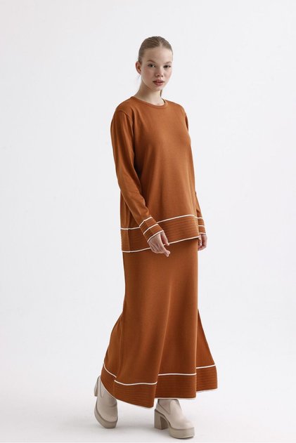 Knitwear Skirt Suit. Mercerized Cold Thread.