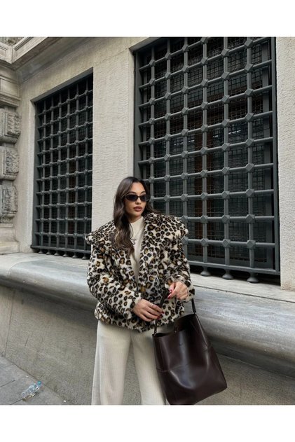 Leopard Pattern, Fur Model Coat with Strap Cover