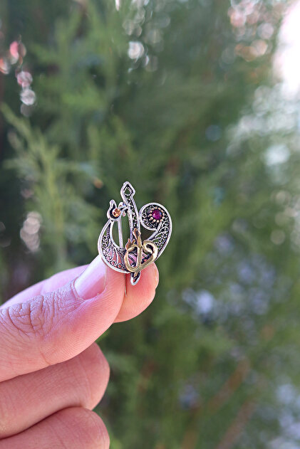 Midyat Nurtaş Gümüş Yakut Taşlı Elif Vav Model 925 Ayar Gümüş