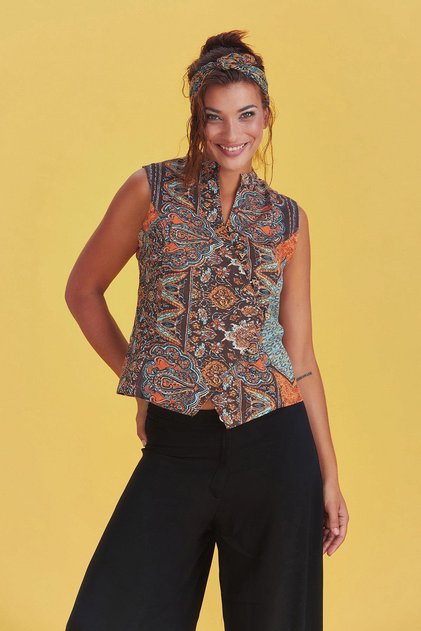 Magnificent Collar Cross Buttoned Tank Top