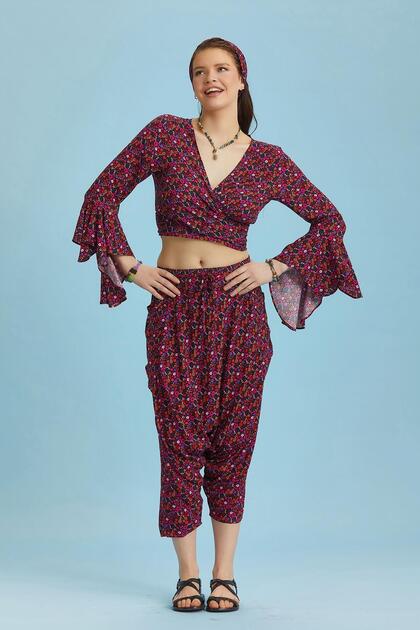 Red Floral Women's Capri Baggy Pants