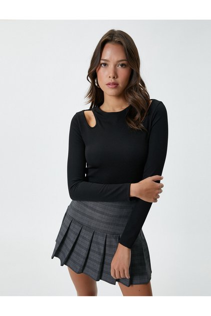 Long Sleeve T-Shirt with Window Detail Crew Neck Ribbed