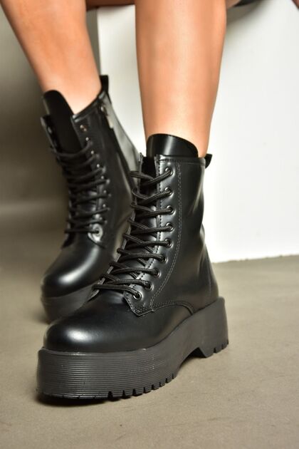 Fox Shoes R652151009 Siyah Kalın Tabanlı Kadın Postal Bot - Fiyatı