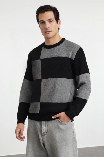 Schwarzer, normaler Strickpullover mit Rundhalsausschnitt und Farbblockierung TMNAW25KZ00051