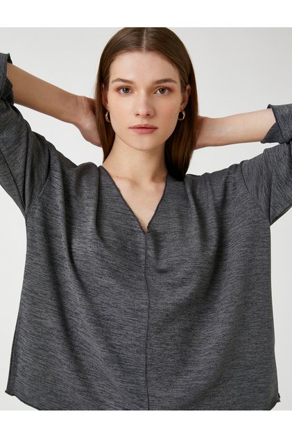 V-Neck Sweatshirt Bat Sleeve