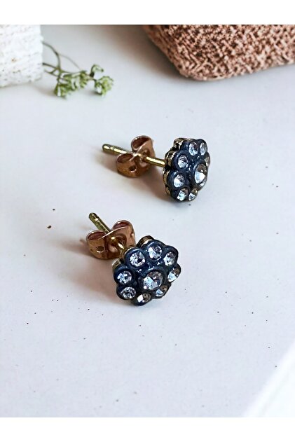 Small Daisy Figurine Earrings with Zircon Embellished