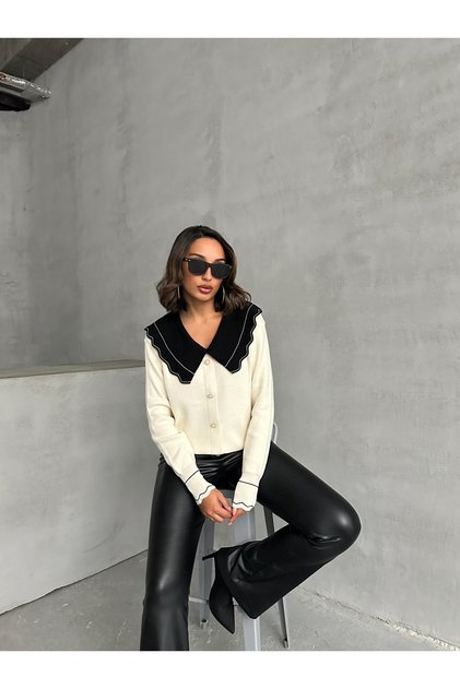 Ecrufarbene, detaillierte Strickbluse mit Kragen für Damen