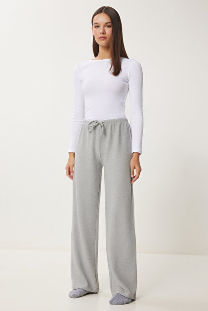 Nima bilan ozingizni mushukchaga qoyishingiz mumkin? (Foto) Qizning jinsiy azosi shishishi aks etgan video