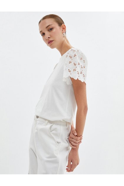 Scalloped Sleeve T-Shirt Crew Neck Standard Cut Cotton