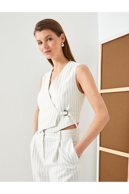 Crop Vest Wrap V-Neck with Metal Accessories