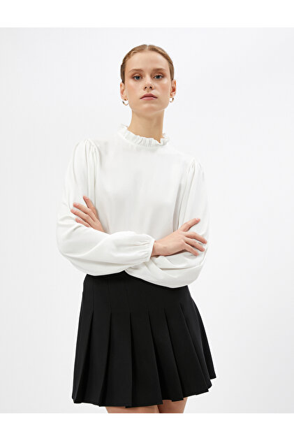Bluse mit Ballonärmeln, Rüschenkragen und elastischen Viskoseärmeln