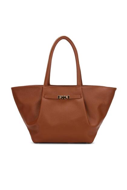 Women's Camel Lock Detailed Hand and Shoulder Bag
