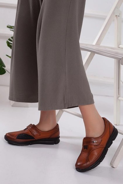 Orthopedix 22348 22839 Anatomical Genuine Leather Bone Protrusion Hallux and Heel Spur Padded Pad