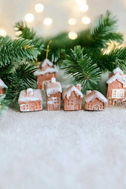Dekoratif Beton 4'lü Yılbaşı Temalı Karlı Noel Evleri Biblo Seti Yılbaşı Süsleri Hediyelik 3x5cm