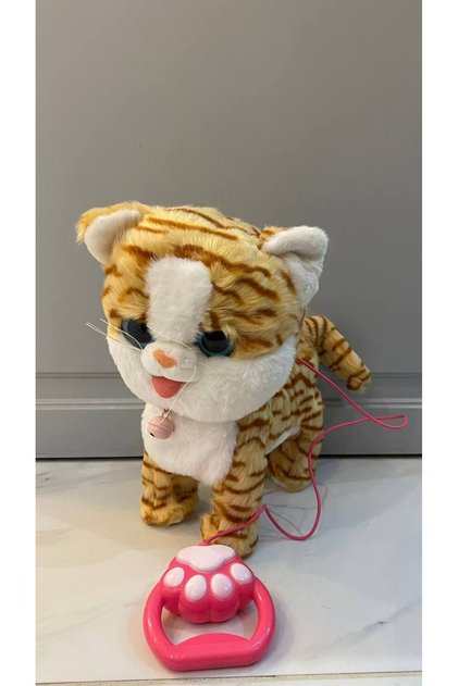 Müzikli Yürüyen Dokununca Miyavlayan Yalayan Kuyruk Ve Başını Sallayan Kumandalı Peluş Sevimli Kedi