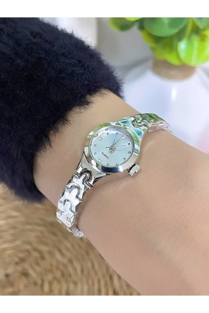 Vintage Elegant Design Women's Quartz Wristwatch