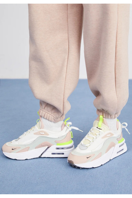 Nike Air Max ''Furyosa'' yüksek hava tabanlı Kadın beyaz Spor