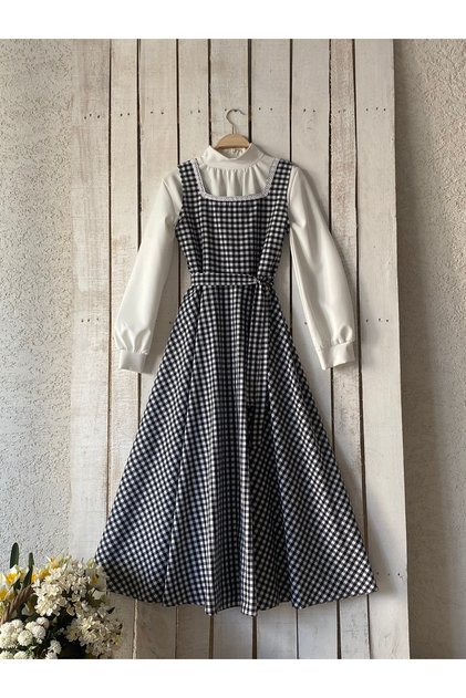 Long Black Gingham Square Neck Gilet and White Blouse Set (Gilet-Bluz)
