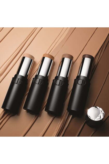 Dior Forever Skin Glow Stick-Yoğun Pigmentli Nemlendirici Saten