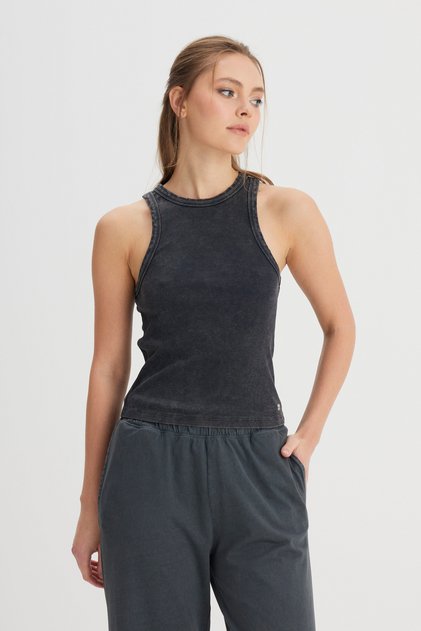Slim Fit Dar Kesim Bisiklet Yaka Siyah Kadın Askılı Tişört