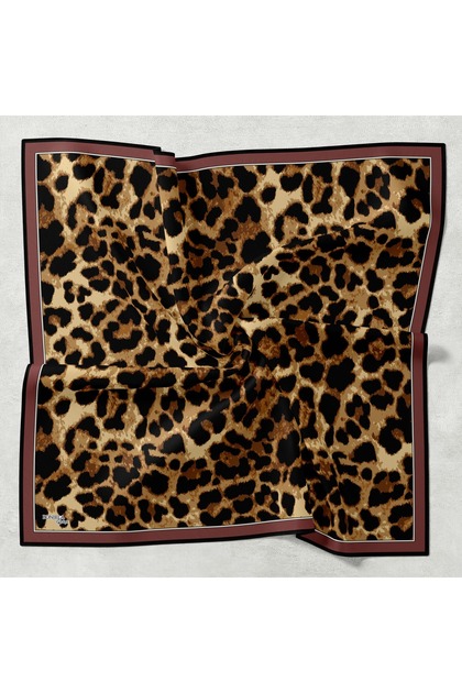 Soft Scarf Hand-Sewn Leopard Pattern