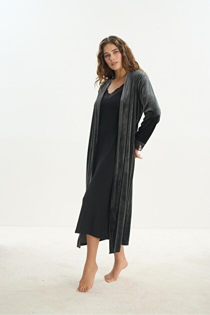 Sevim Black Velvet Women's Nightwear and Dressing Gowns Set - C0T2N2O61-  Trendyol