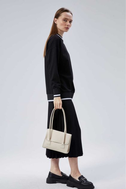 - Double Handle Single Compartment Stylish Women's Shoulder Bag
