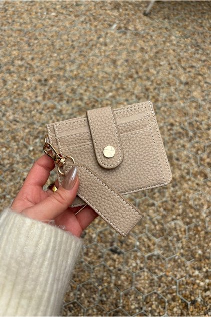 Velina Minimal Wallet with Keychain and Card Holder Detail