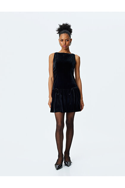 sachin and babi light blue dress Green drop waist RIXO mini dress with boat neck and main image 0