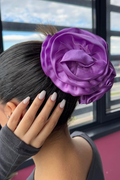 Lilac Color Rose Detailed Peg Buckle