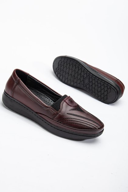 Large Size Genuine Leather Women's Daily Orthopedic Shoes Burgundy with Embroidered Face