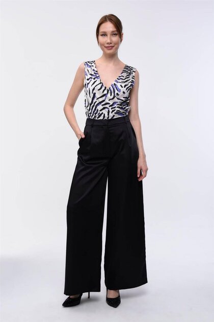 Wide Cut Trousers