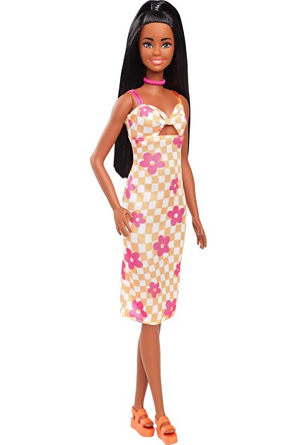Barbie Bebek Kareli ve çiçekli midi elbisesiyle siyah saçlı Barbie