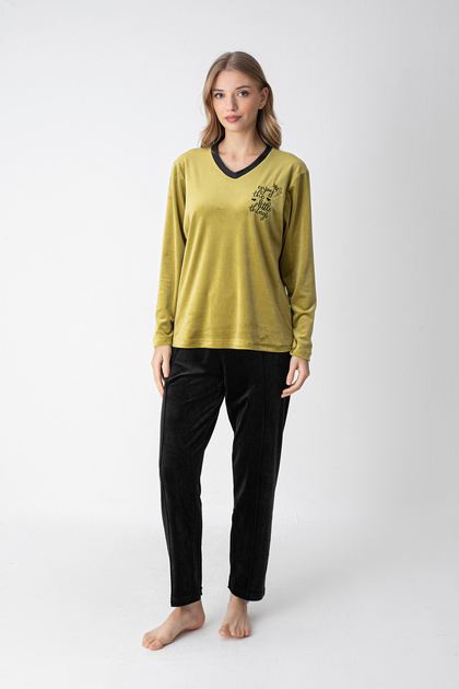 Velvet Text Detailed Pajama Set