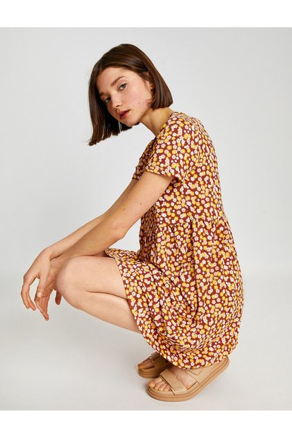 Short sleeve mini dress